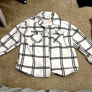 Thread and supply women’s size M coat black and white